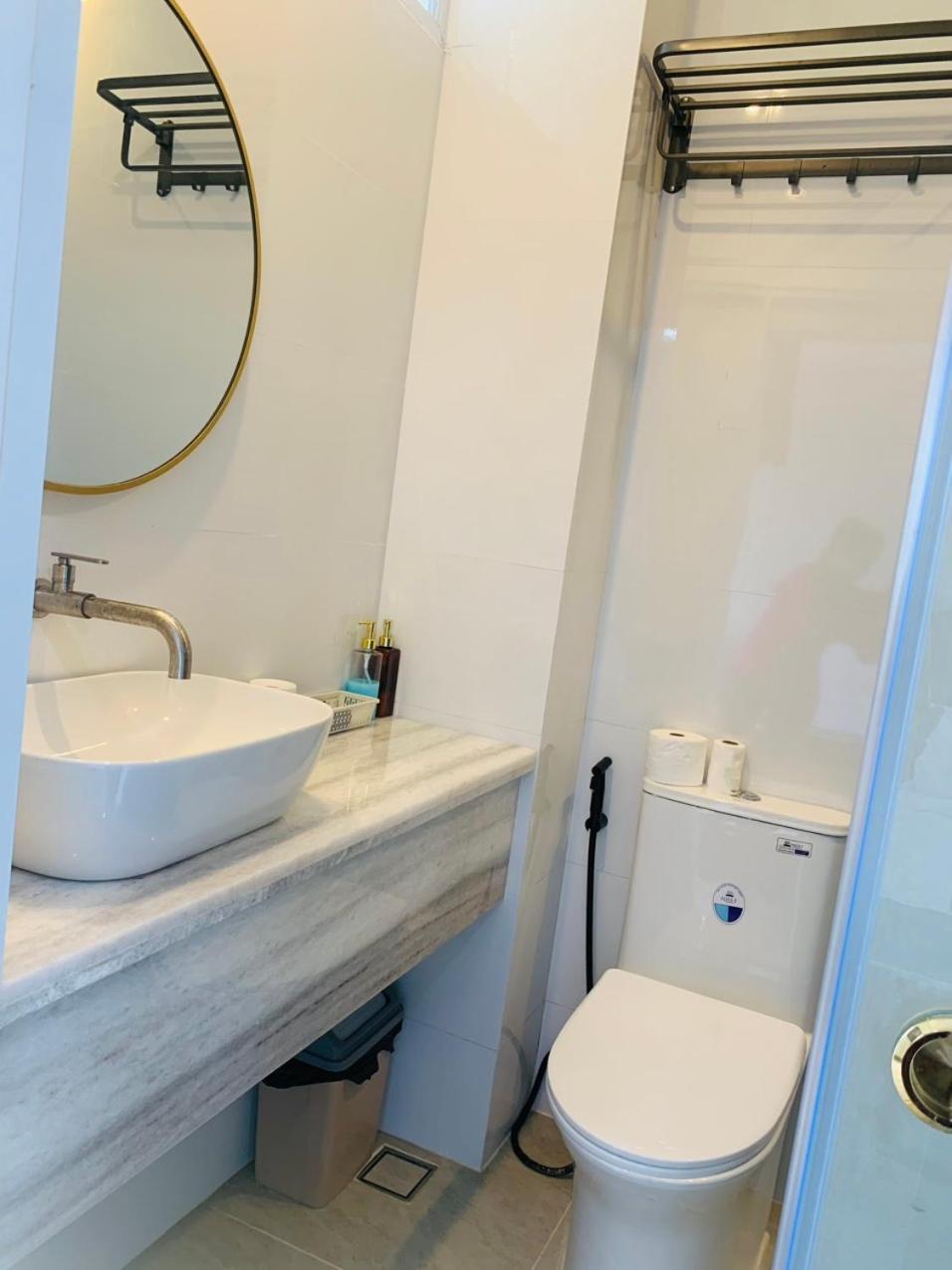 Khach San Quoc Te Hotell Cà Mau Exteriör bild