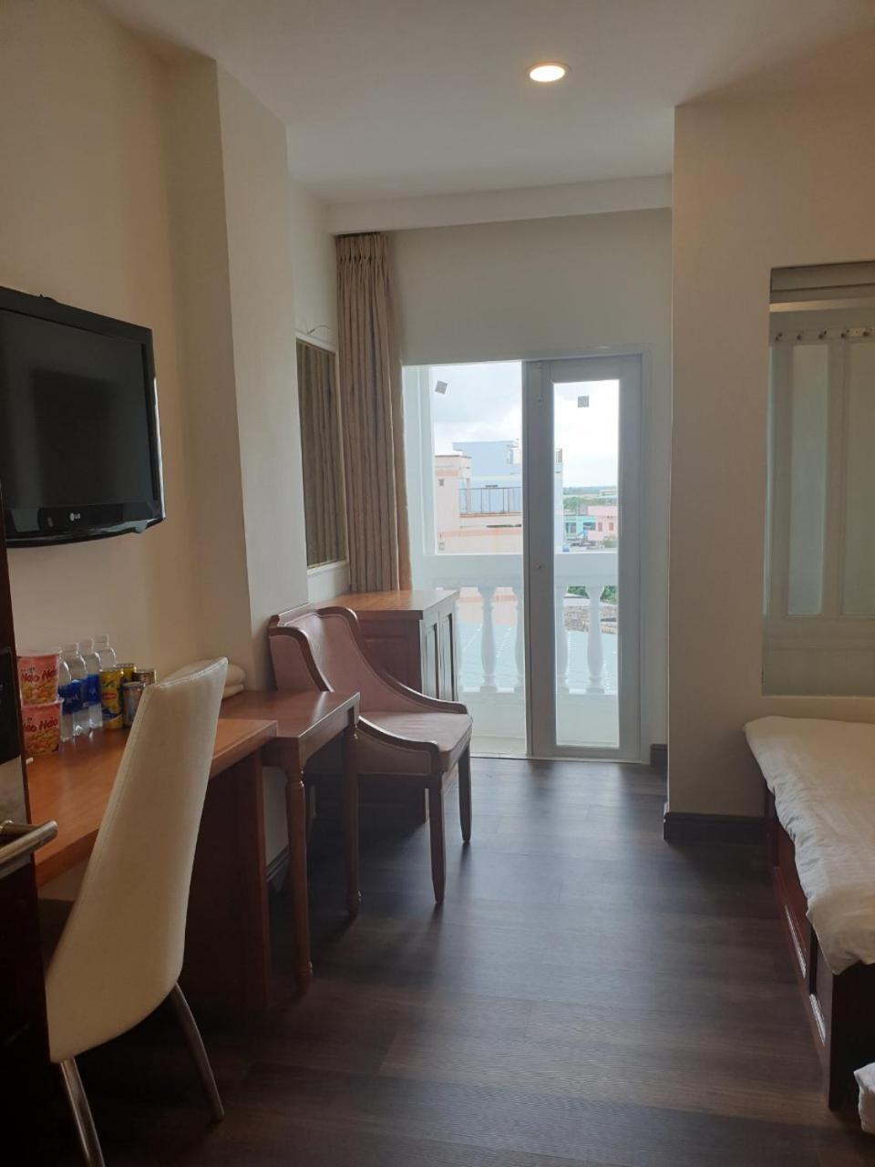 Khach San Quoc Te Hotell Cà Mau Exteriör bild