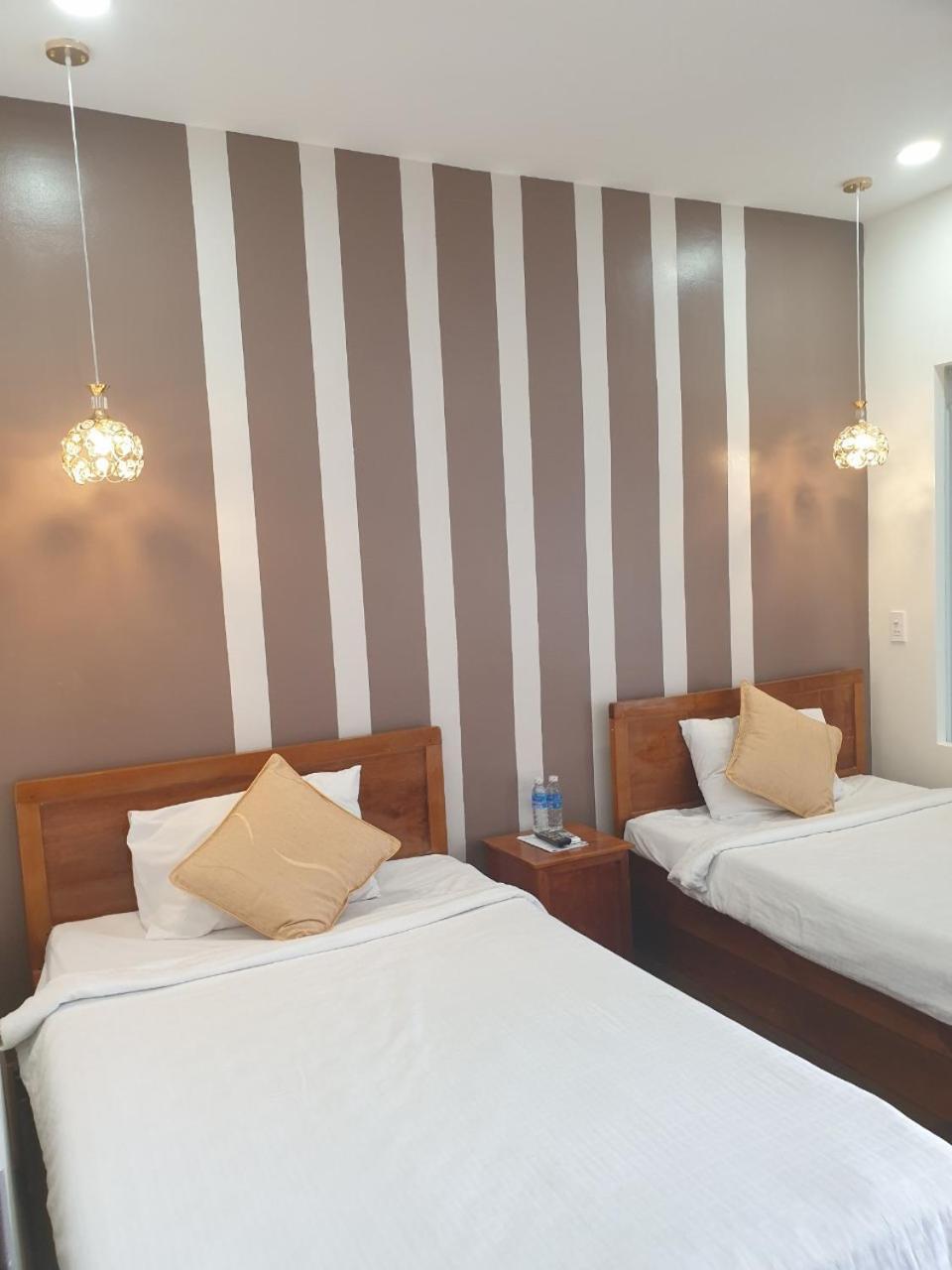 Khach San Quoc Te Hotell Cà Mau Exteriör bild