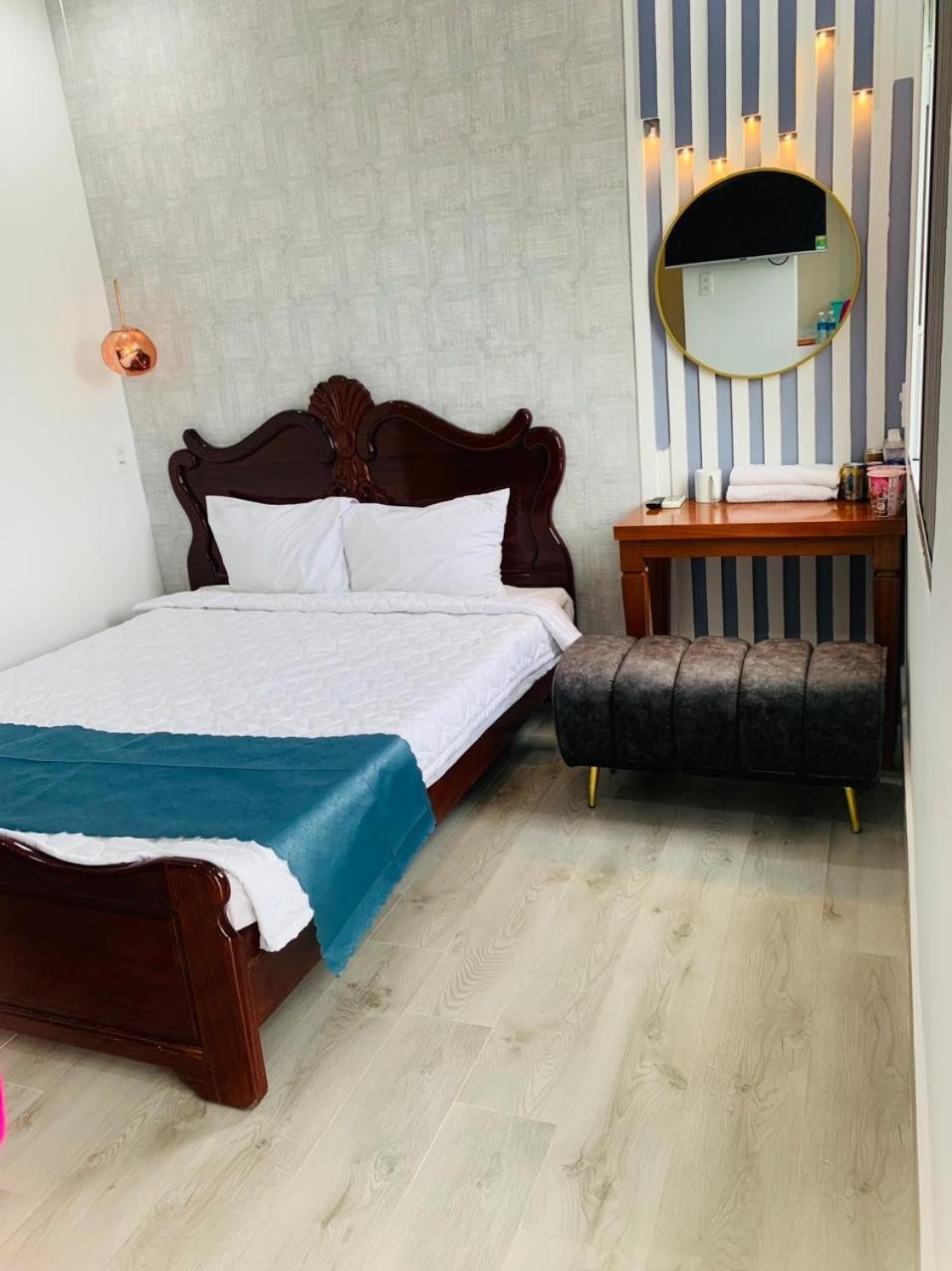 Khach San Quoc Te Hotell Cà Mau Exteriör bild