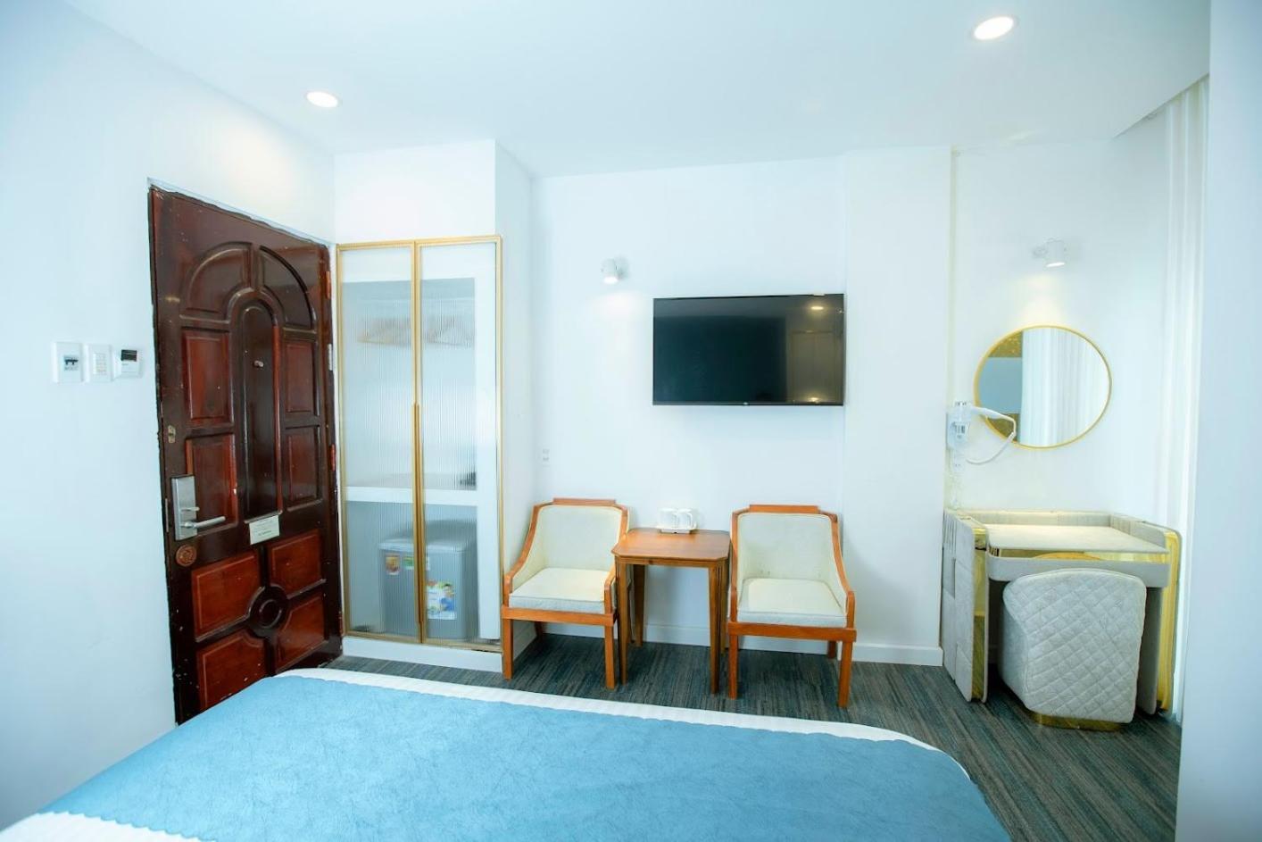 Khach San Quoc Te Hotell Cà Mau Exteriör bild