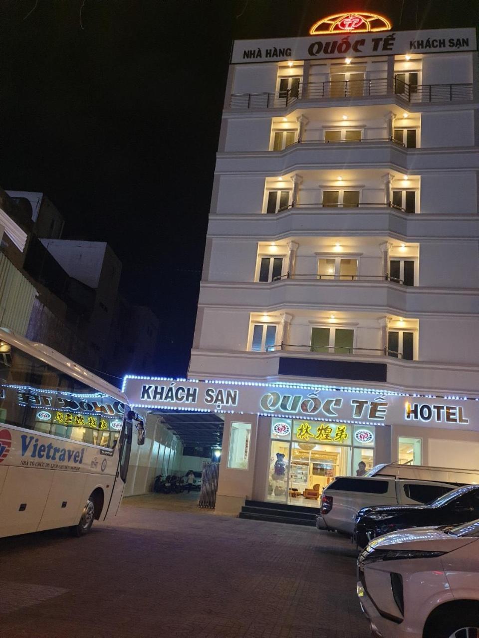 Khach San Quoc Te Hotell Cà Mau Exteriör bild