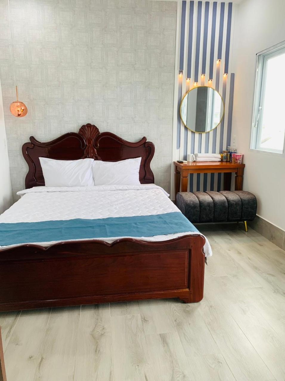 Khach San Quoc Te Hotell Cà Mau Exteriör bild