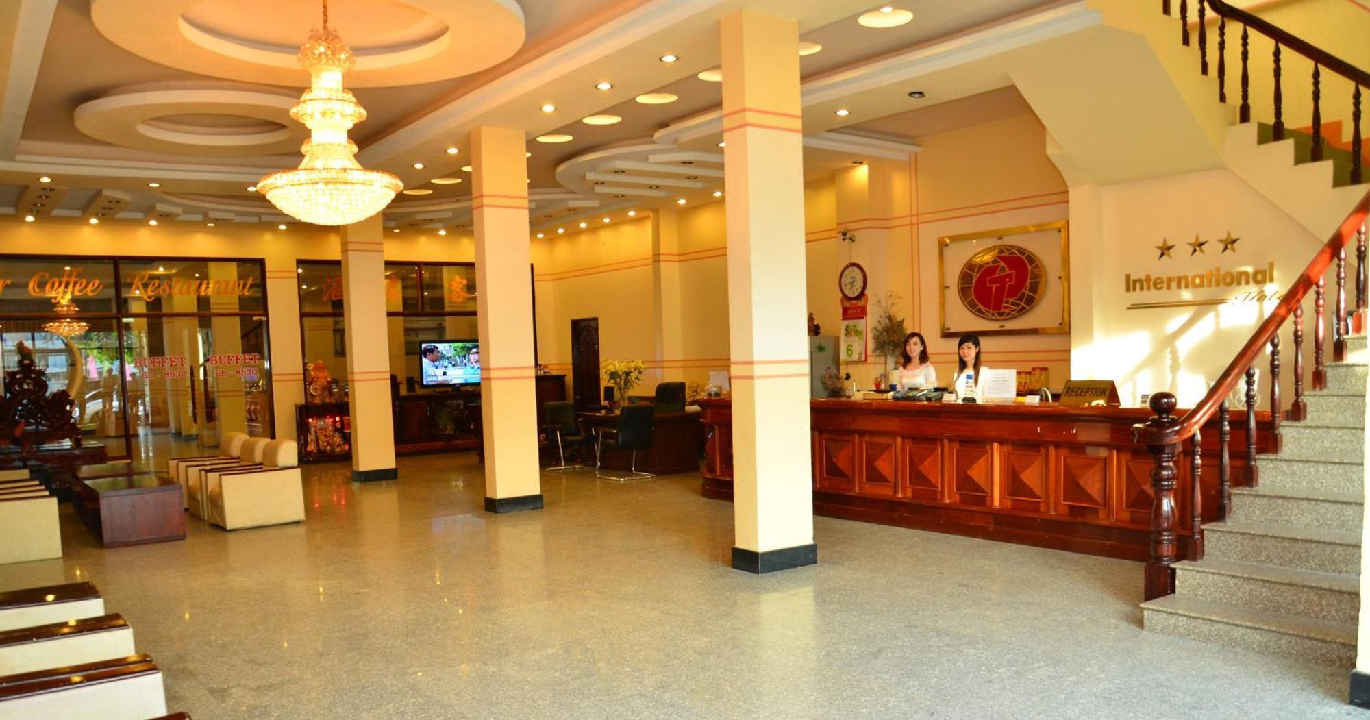 Khach San Quoc Te Hotell Cà Mau Exteriör bild